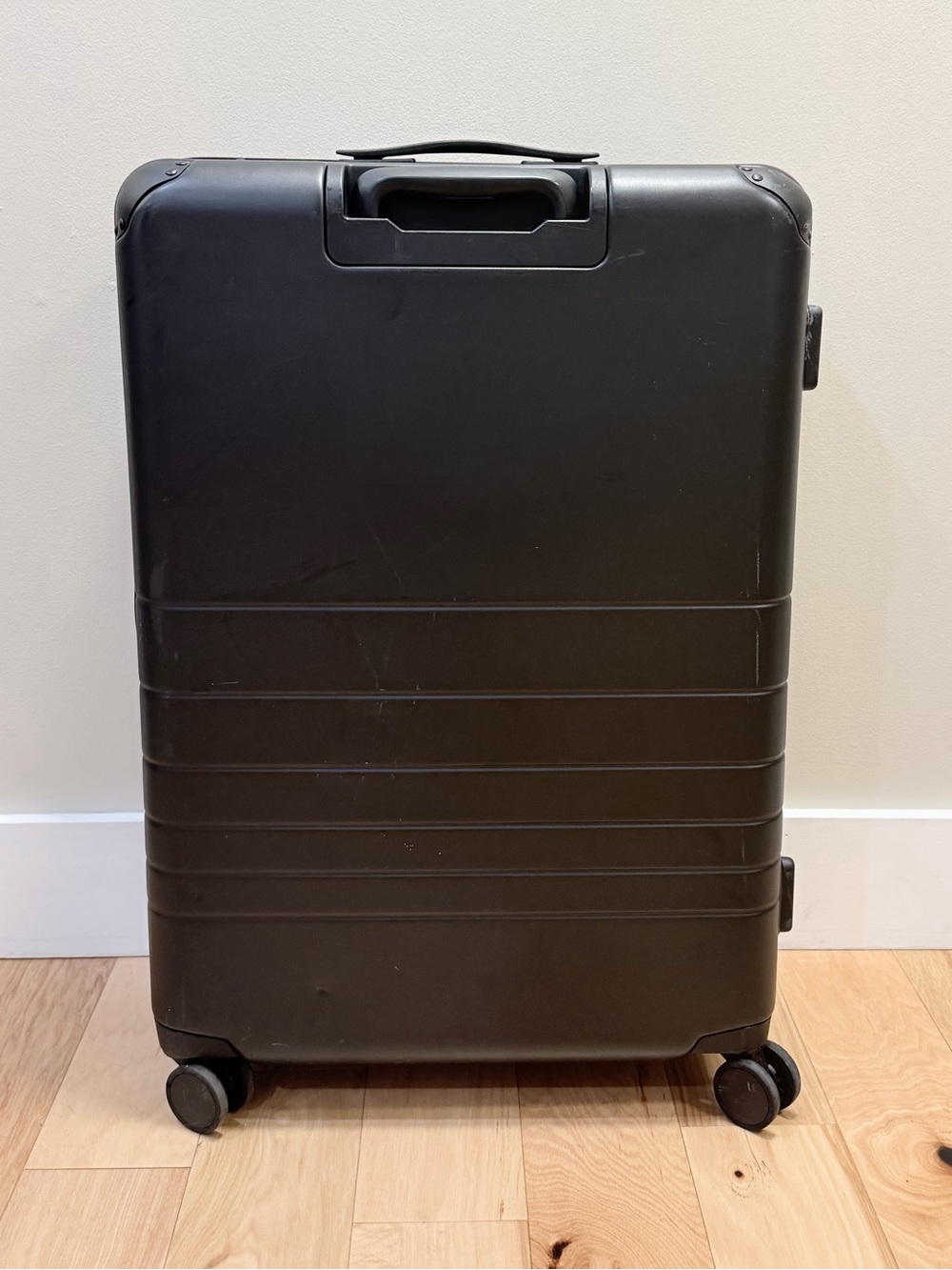 Monos Hybrid Check-In Large Suitcase - Picture 3 of 12